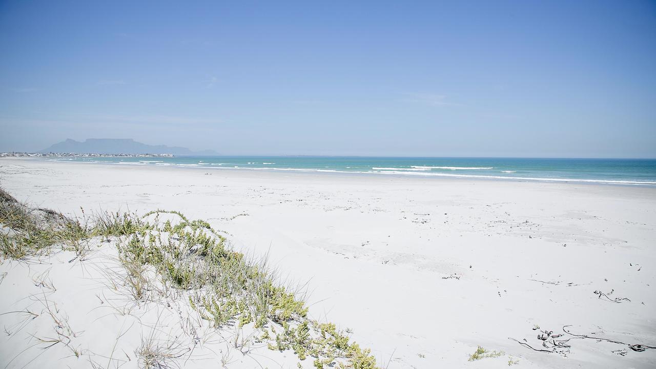 Amazing Beach House In Melkbos! Van Riebeeckstrand Exterior photo
